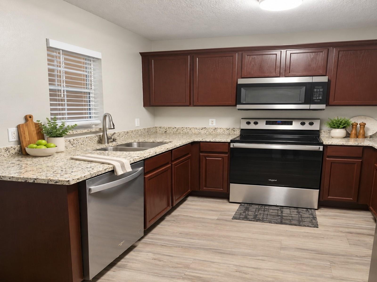 239 CASTLEKEEPER PL — photo 3