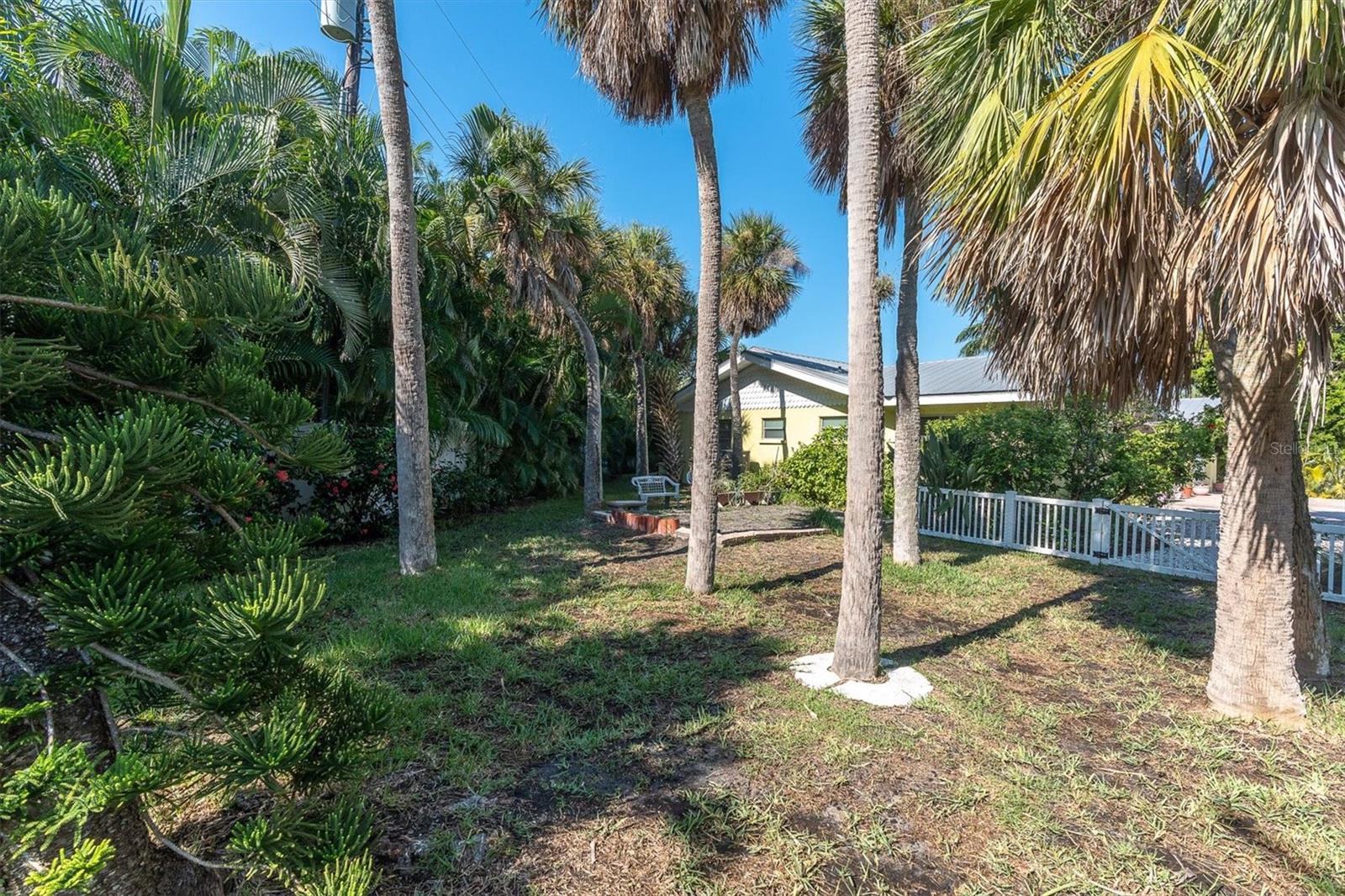 7106 PALM DR — photo 52