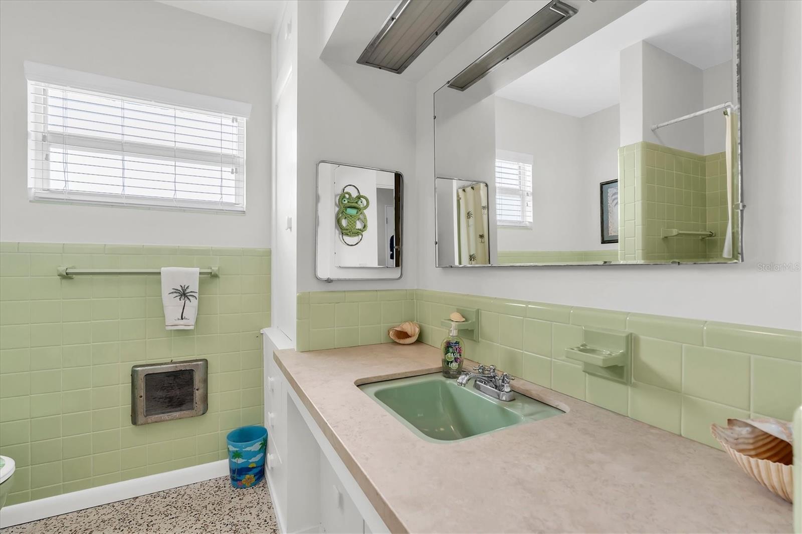 7106 PALM DR — photo 36