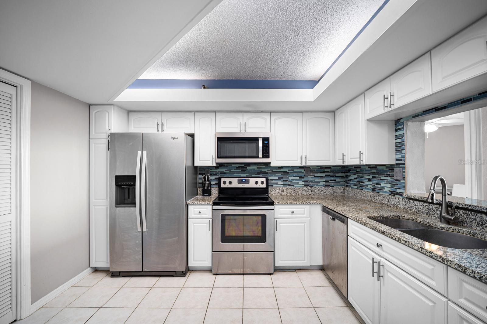 690 ISLAND WAY #912 — photo 5