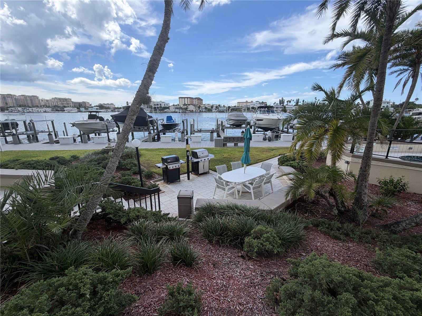 690 ISLAND WAY #912 — photo 43
