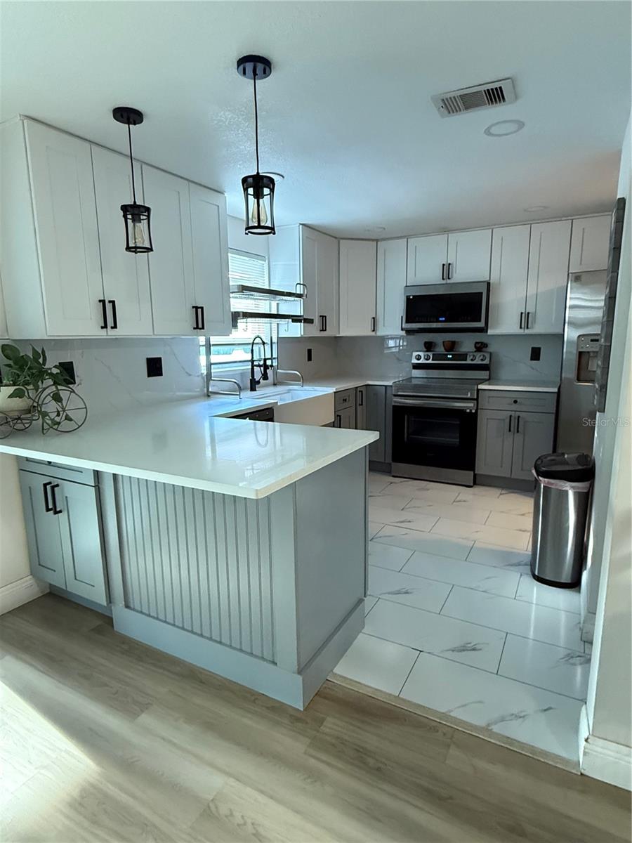 12418 QUEENSLAND LN — photo 2