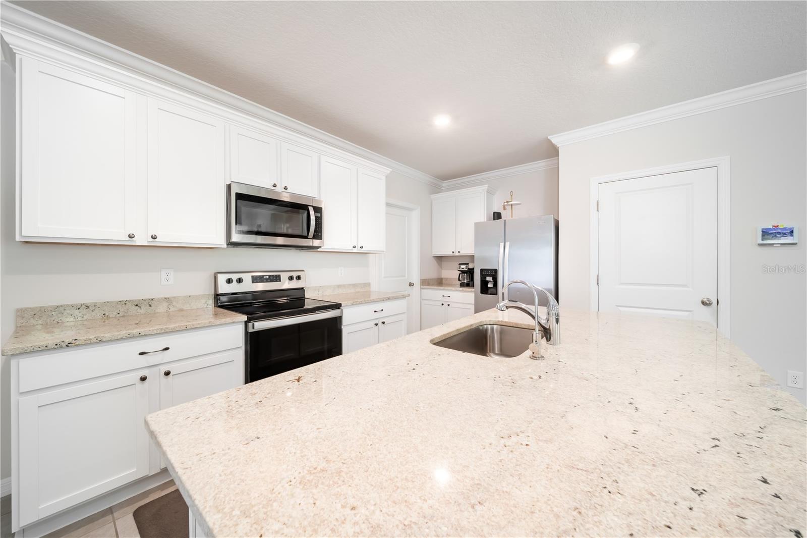 3343 HILLTOP CIR — photo 26