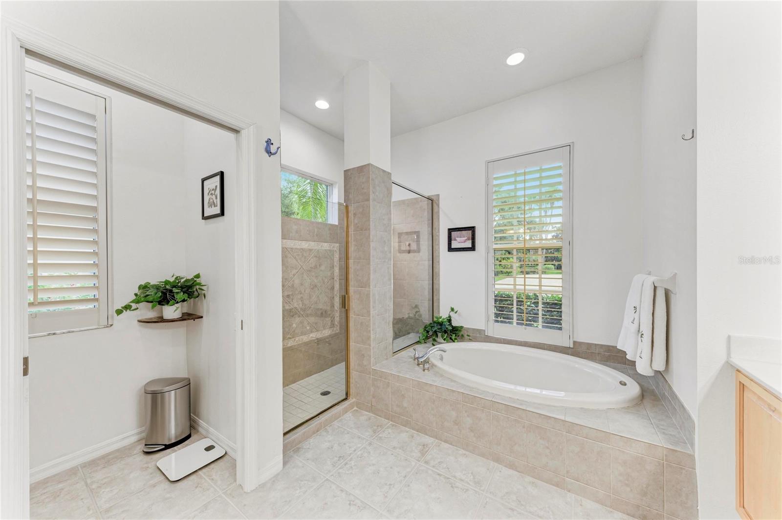 9420 ROYAL CALCUTTA PL — photo 45