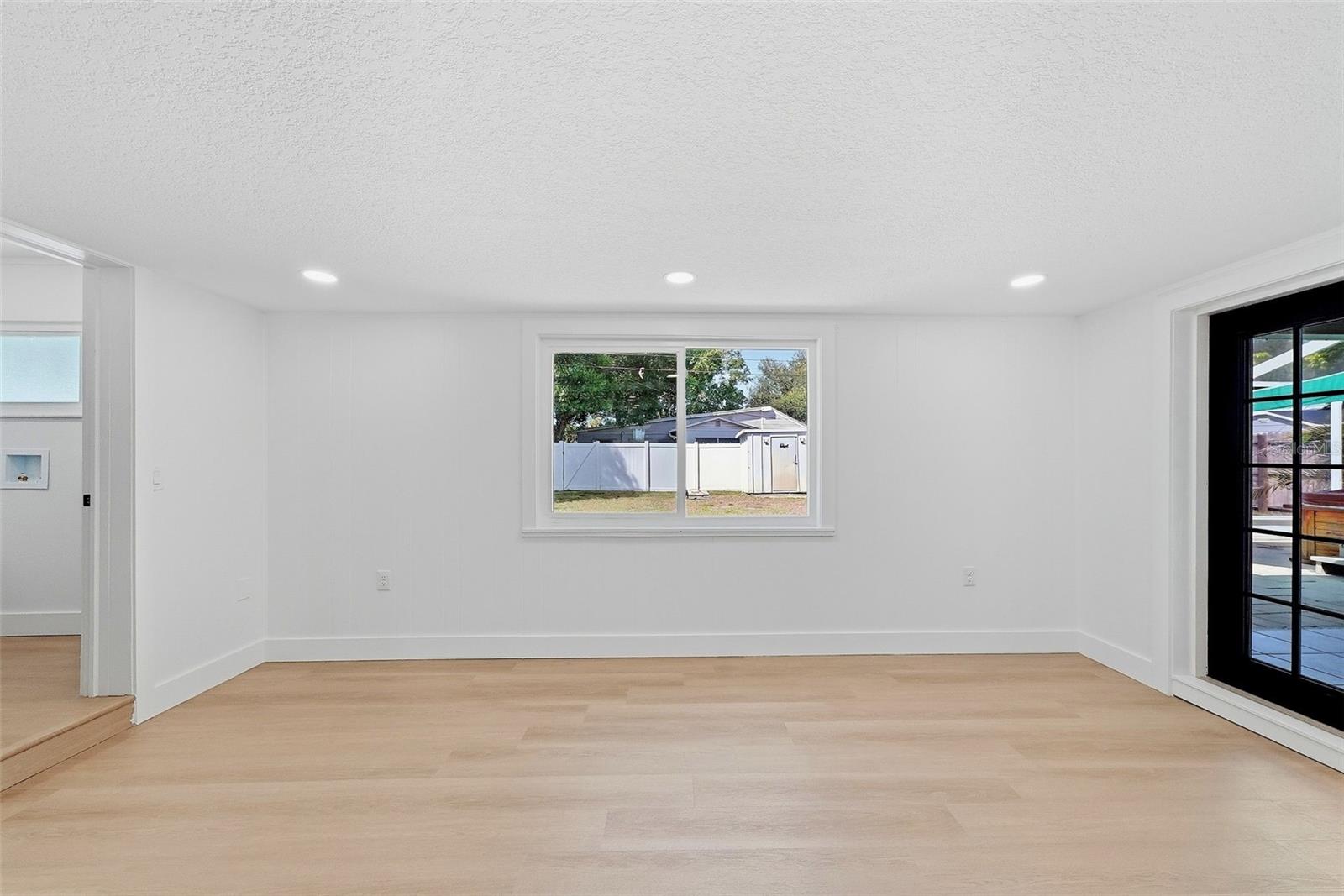 3360 70 ST N — photo 17
