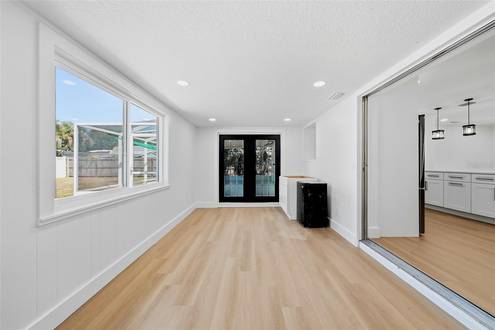 3360 70 ST N — photo 19