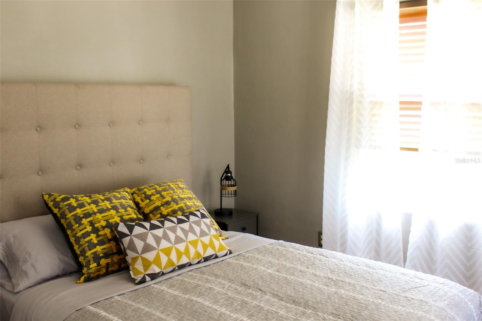 4115 W SAN PEDRO ST — photo 9