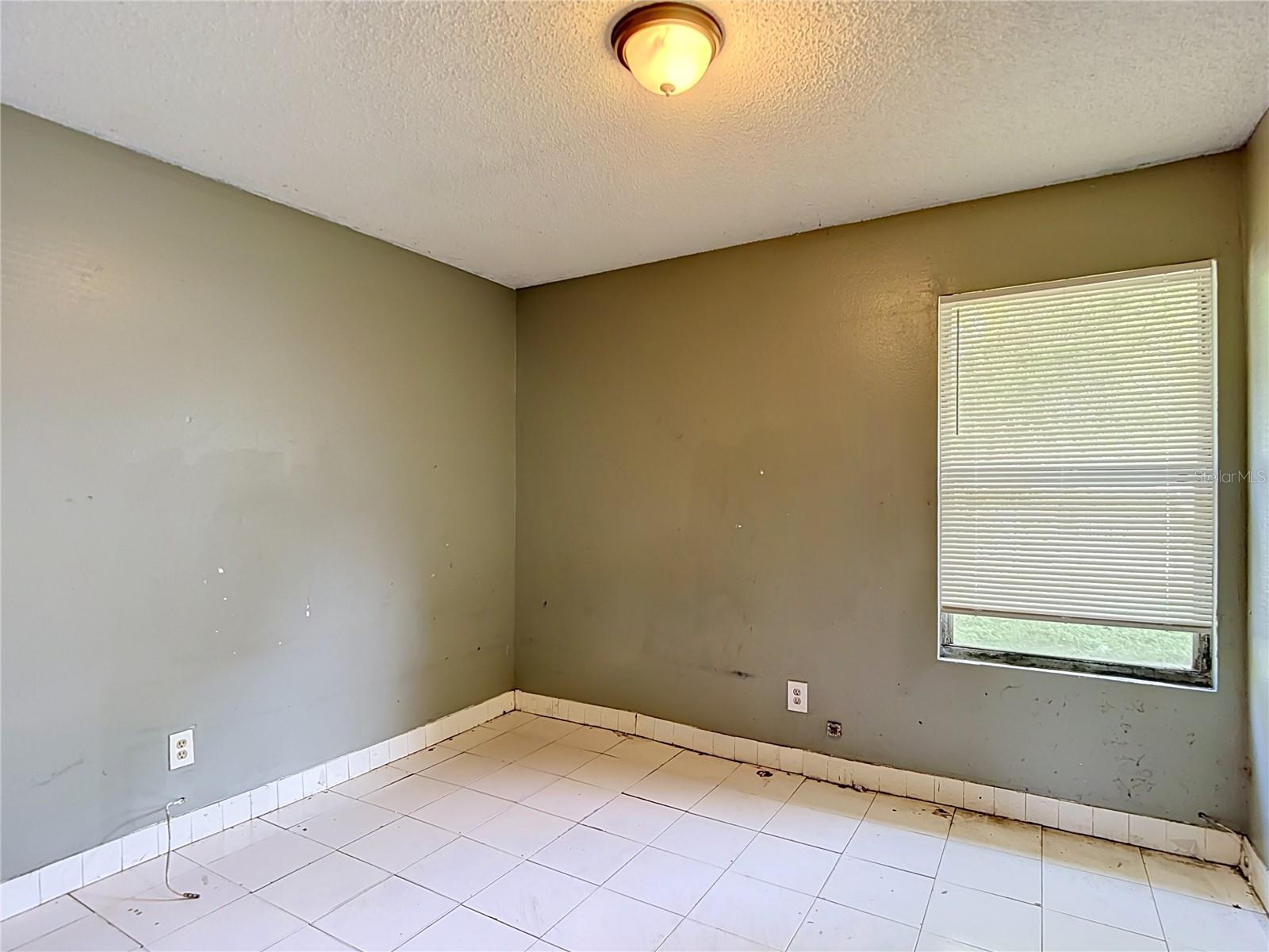 2705 E 22ND AVE — photo 8