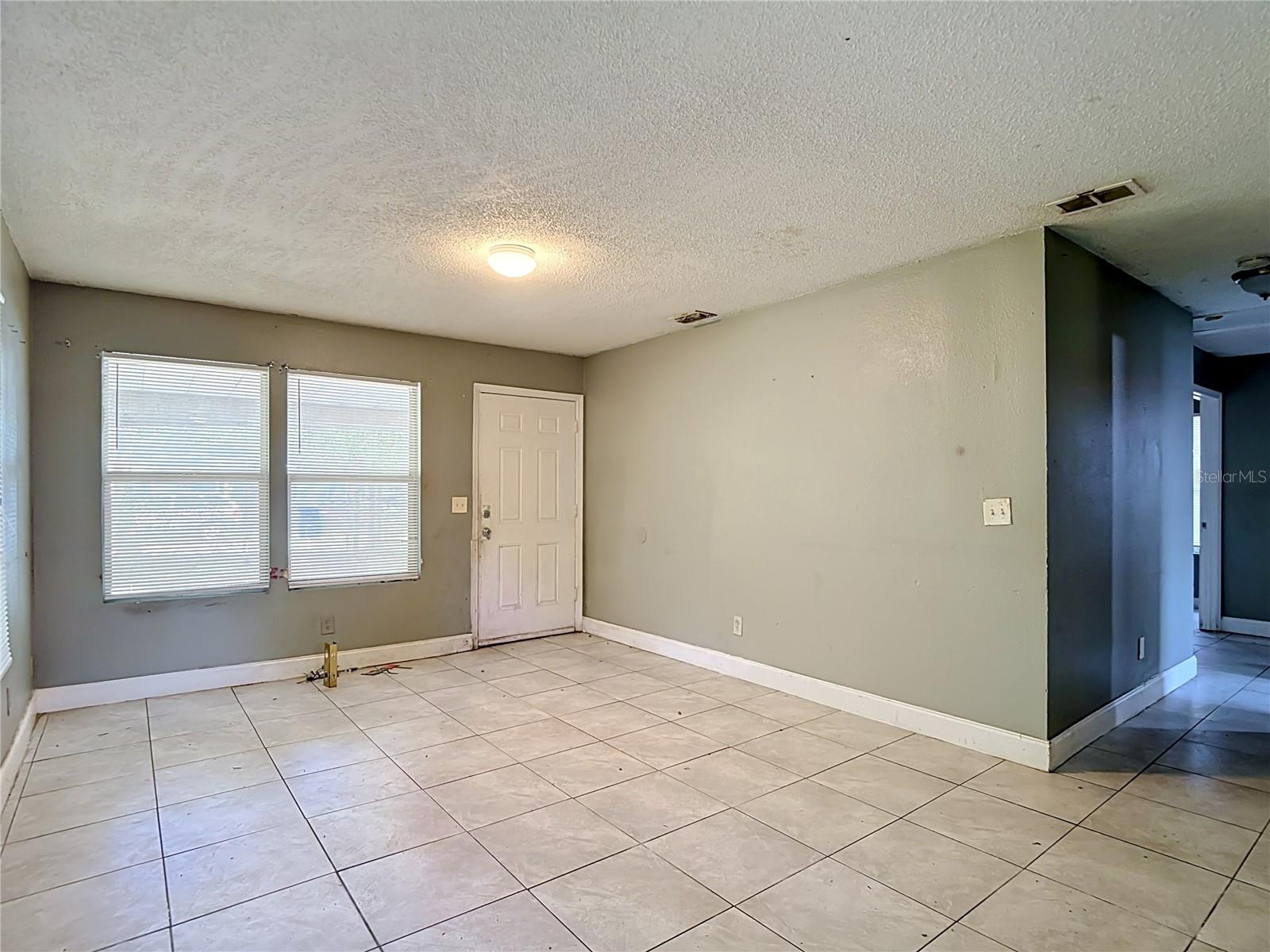 2705 E 22ND AVE — photo 5