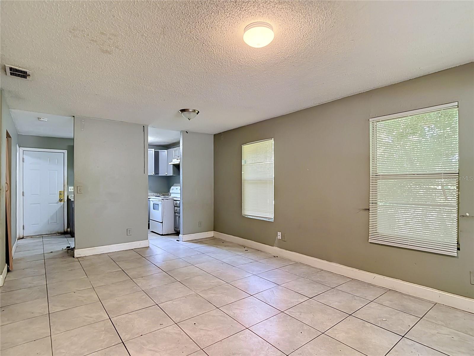 2705 E 22ND AVE — photo 3