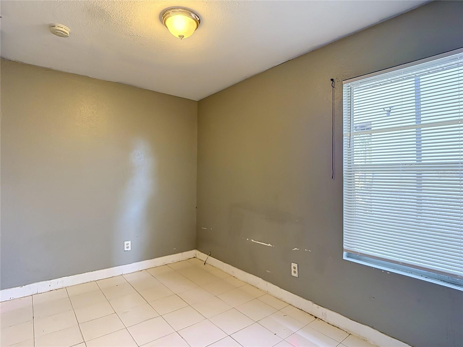2705 E 22ND AVE — photo 12