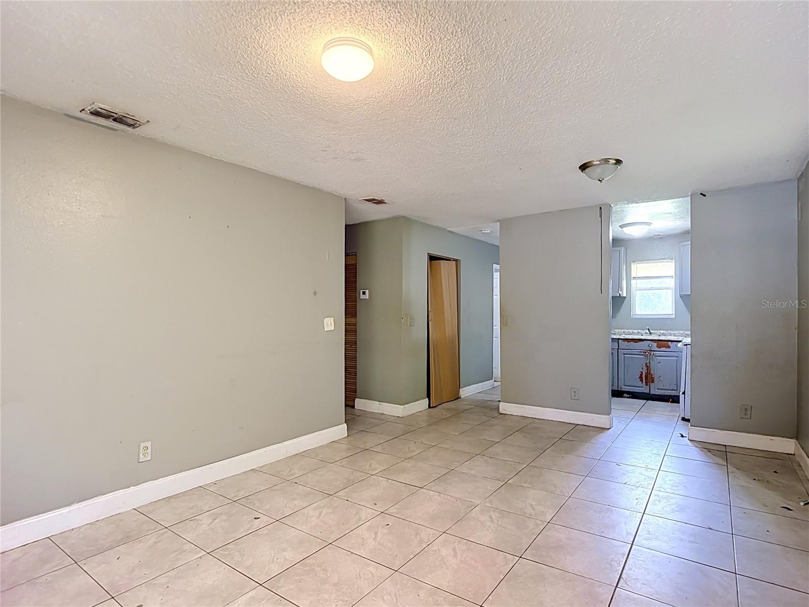 2705 E 22ND AVE — photo 4