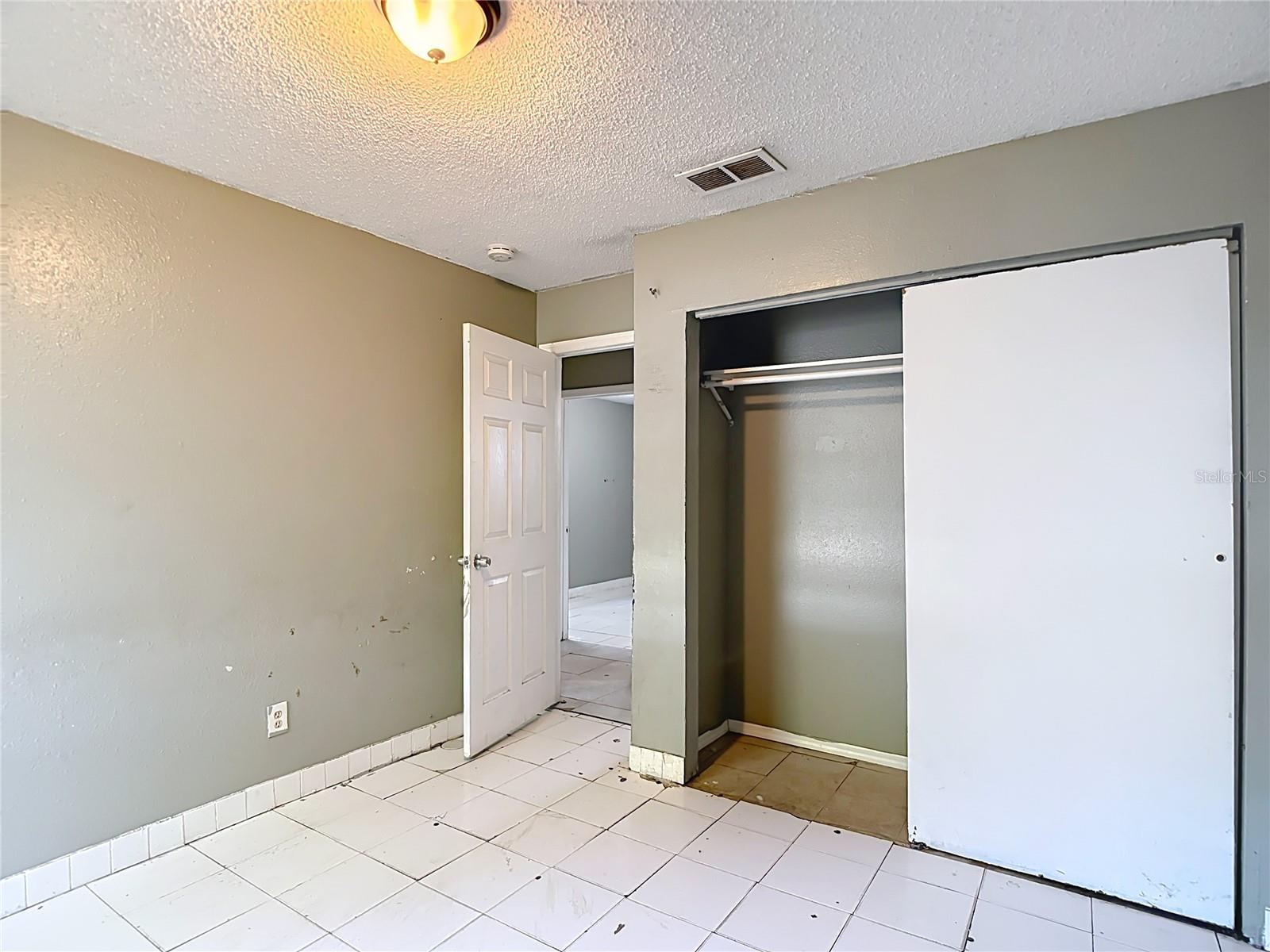 2705 E 22ND AVE — photo 10