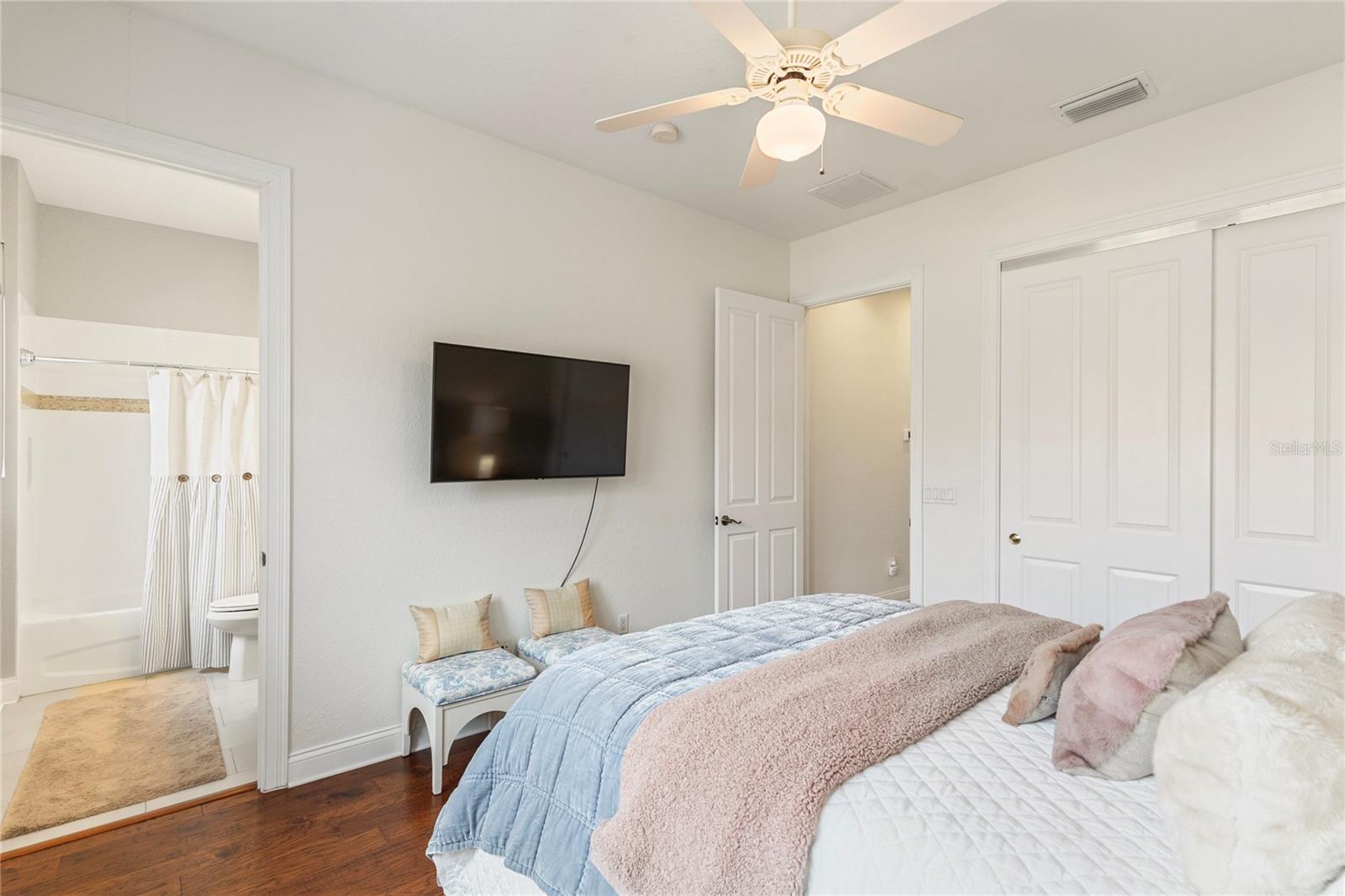 6013 BOWEN DANIEL DR #104 — photo 32