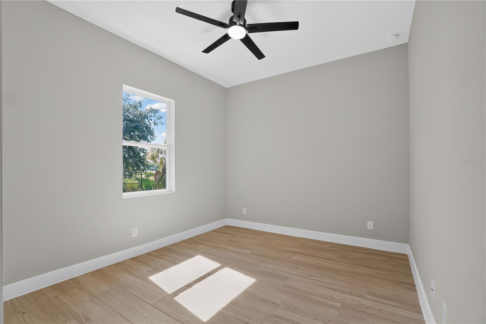 1392 NEW LONDON ST — photo 39