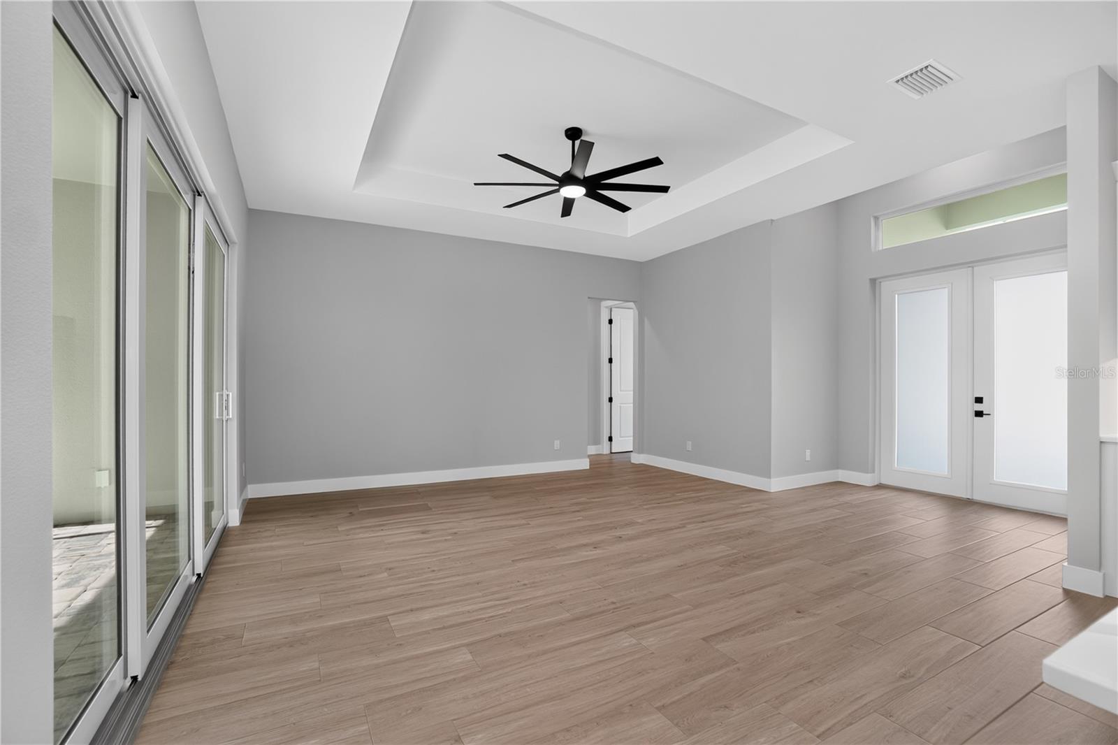 1392 NEW LONDON ST — photo 8