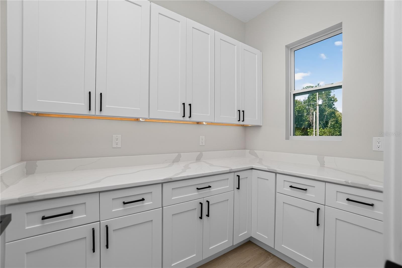1392 NEW LONDON ST — photo 17