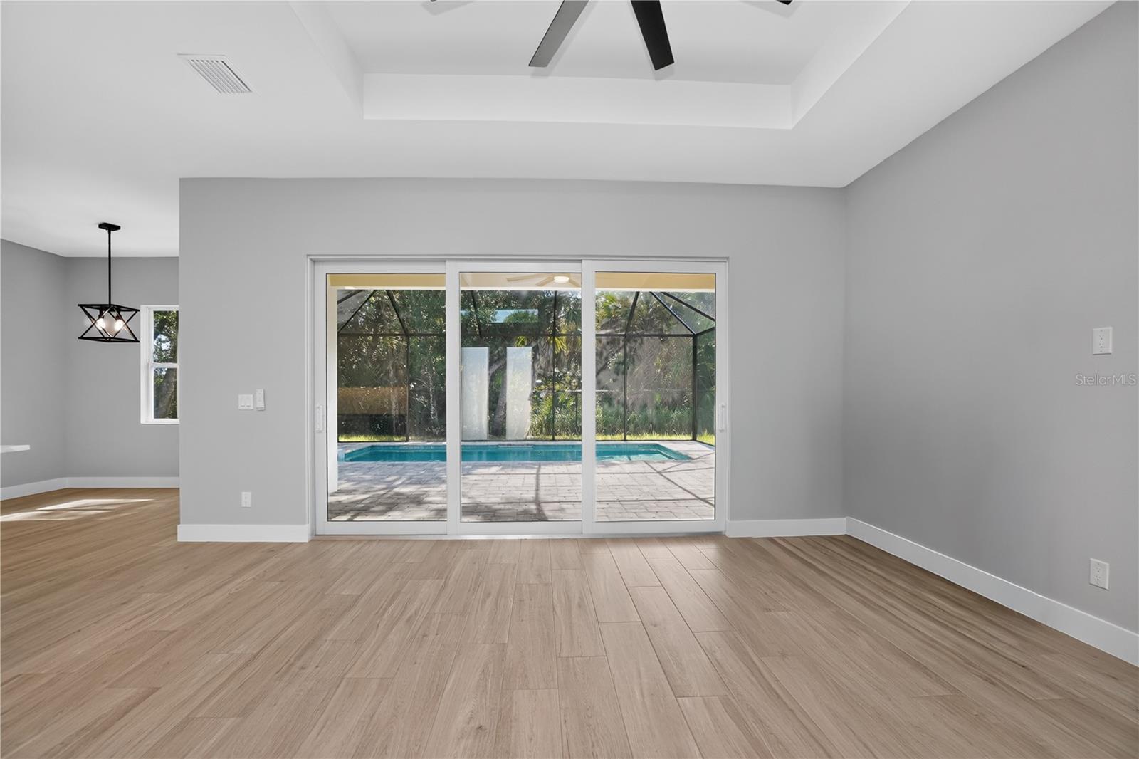 1392 NEW LONDON ST — photo 7