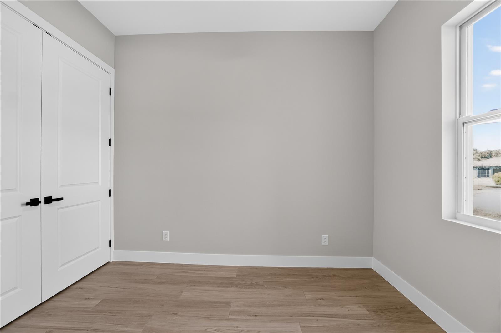 1392 NEW LONDON ST — photo 31