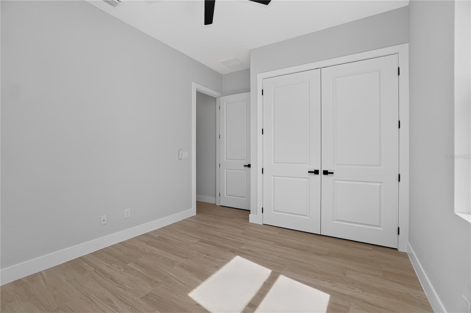 1392 NEW LONDON ST — photo 37