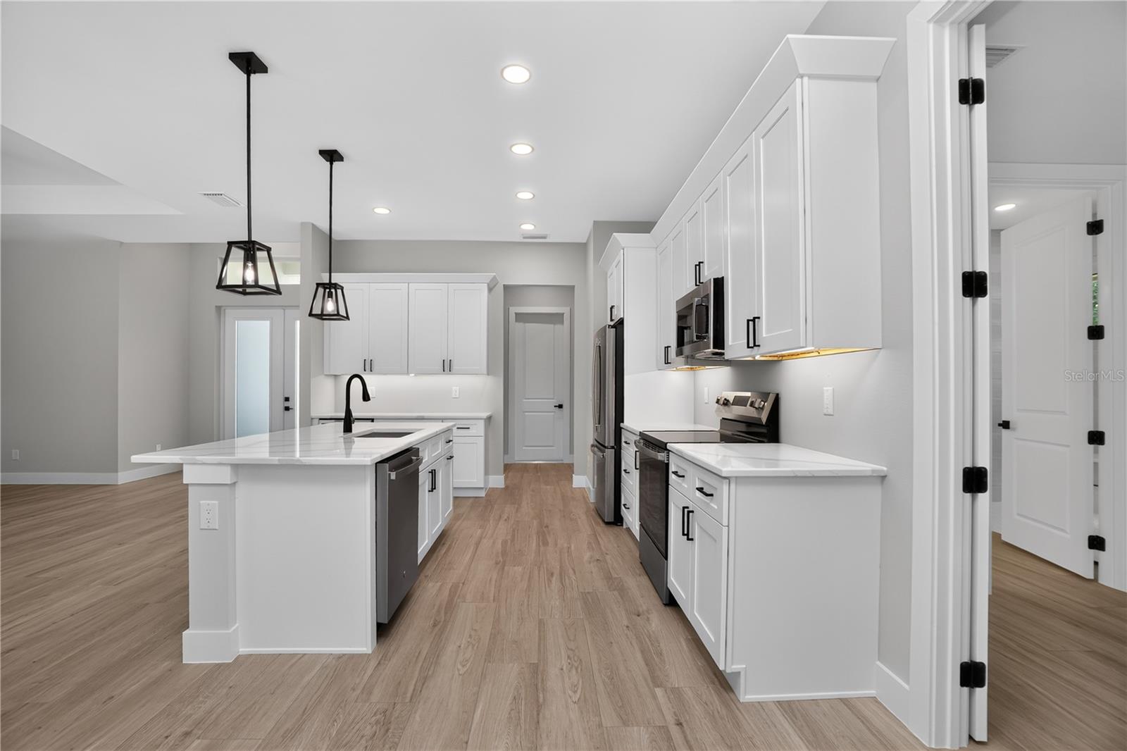 1392 NEW LONDON ST — photo 14