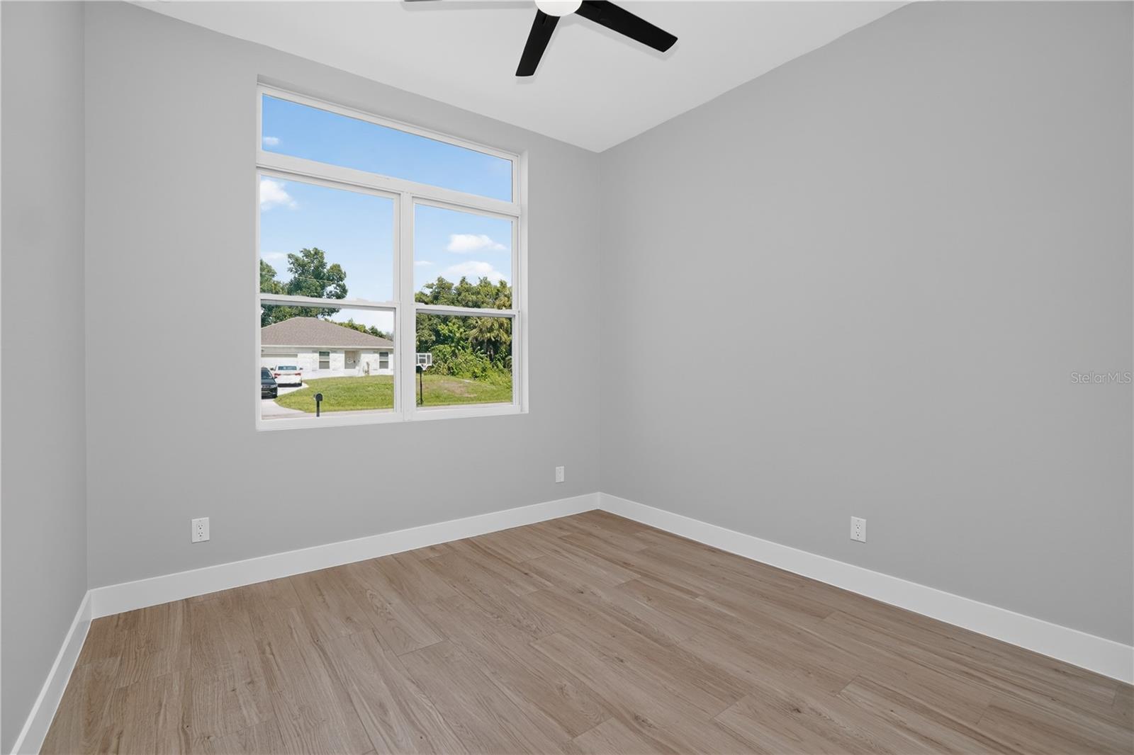 1392 NEW LONDON ST — photo 30