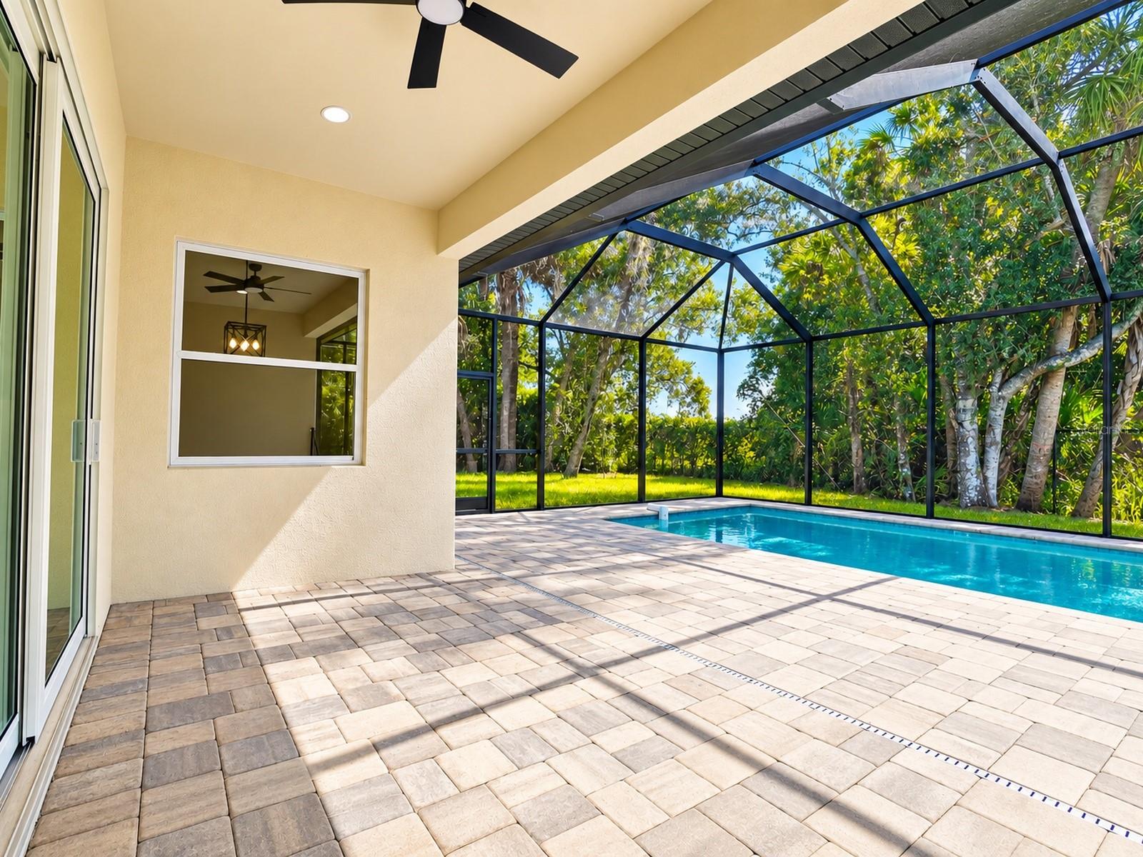 1392 NEW LONDON ST — photo 43