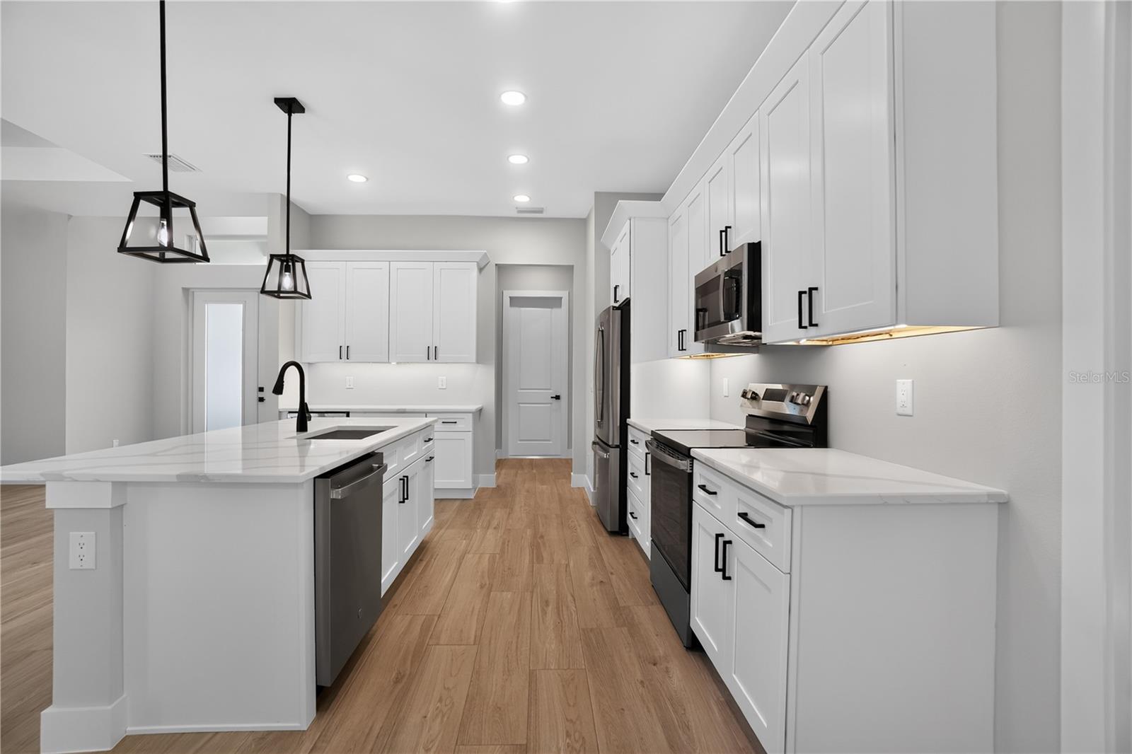 1392 NEW LONDON ST — photo 13