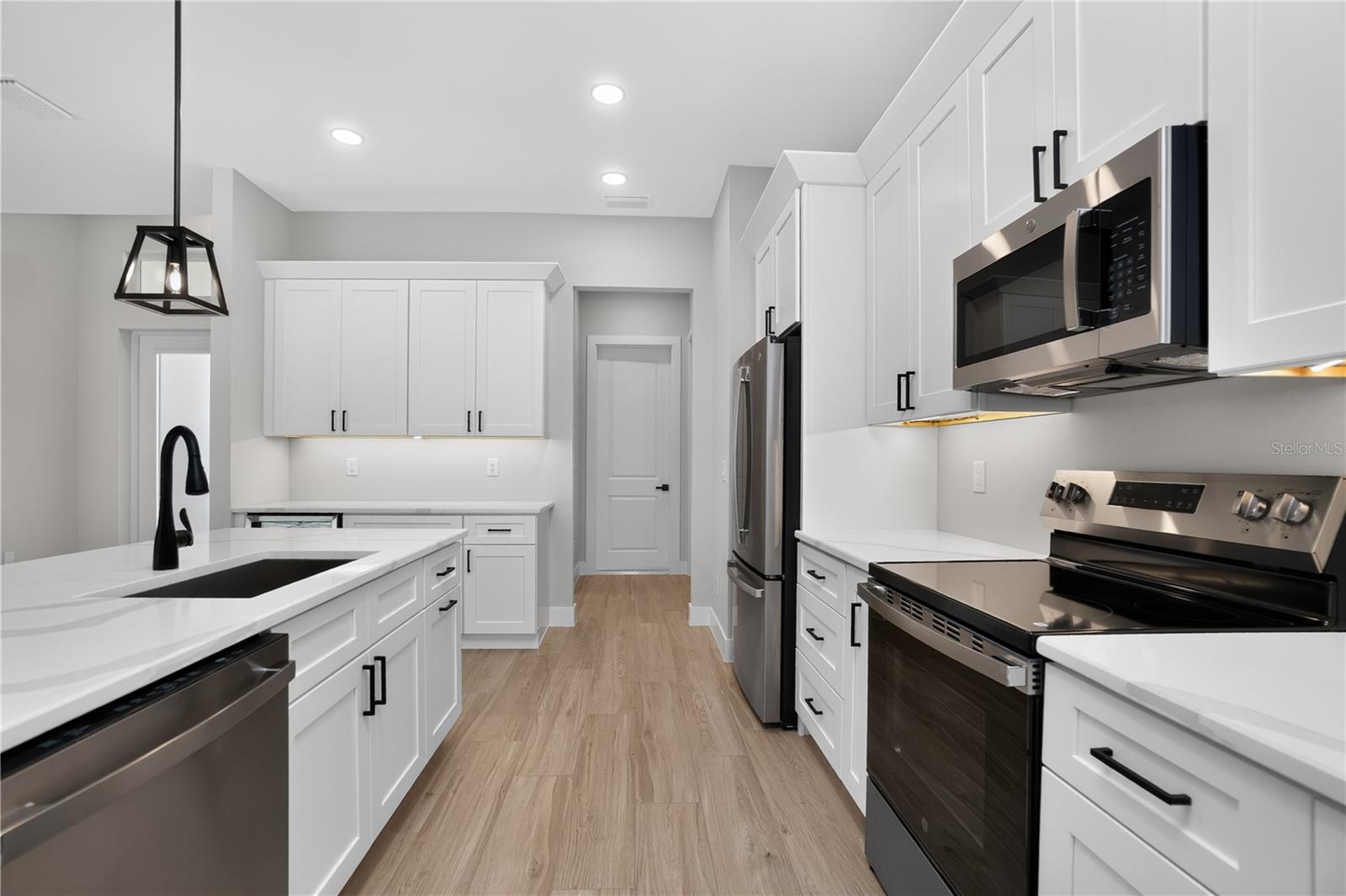 1392 NEW LONDON ST — photo 11