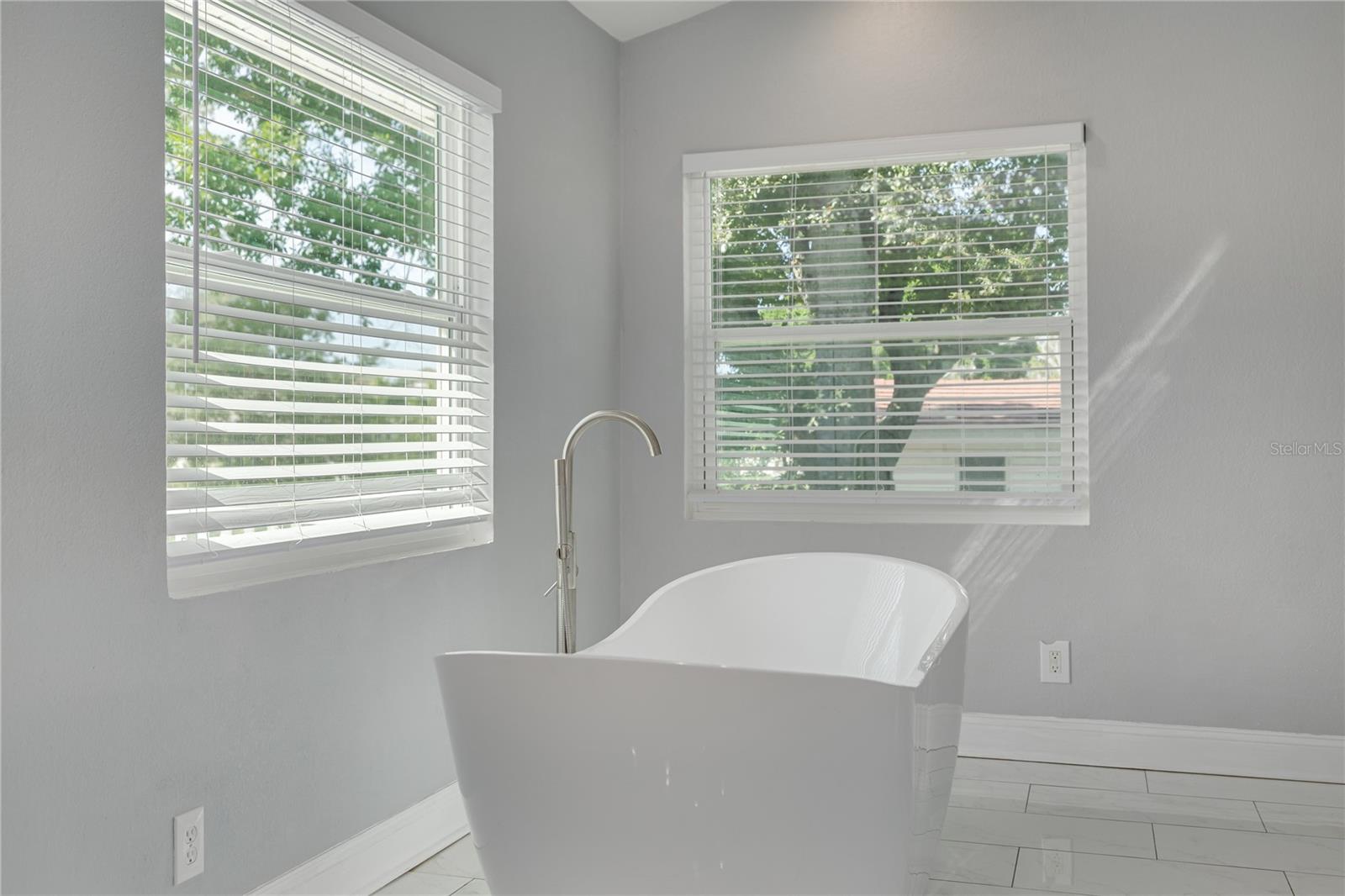 874 SERPENTINE DR S — photo 39