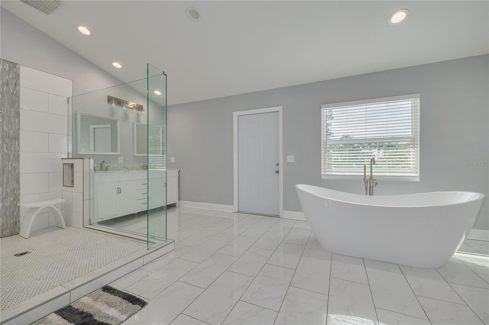 874 SERPENTINE DR S — photo 38