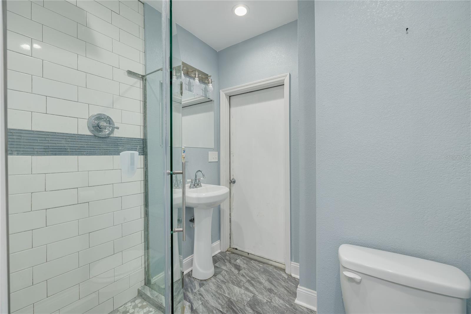874 SERPENTINE DR S — photo 27