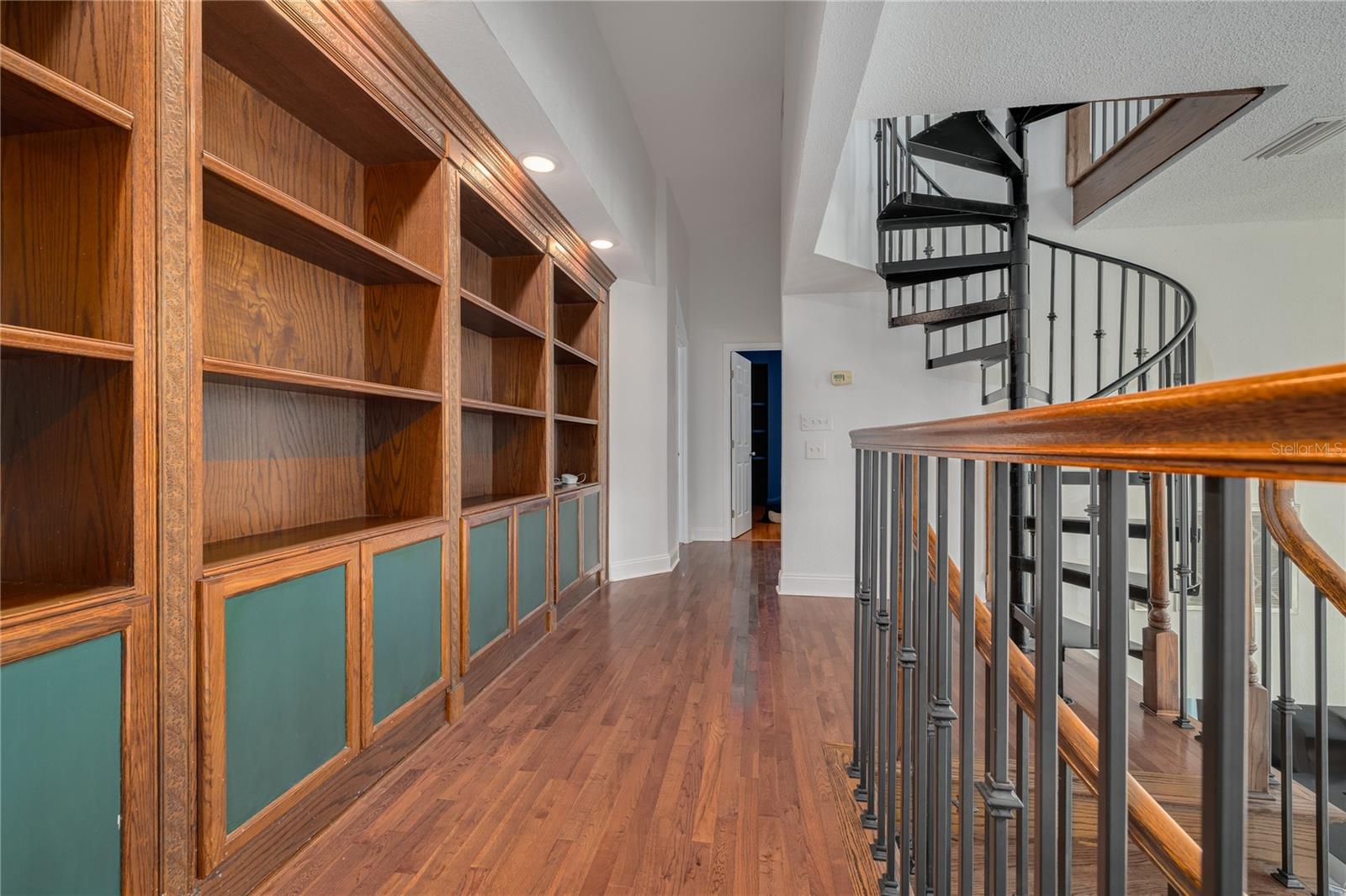 874 SERPENTINE DR S — photo 42