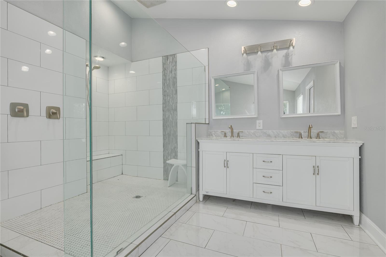 874 SERPENTINE DR S — photo 40