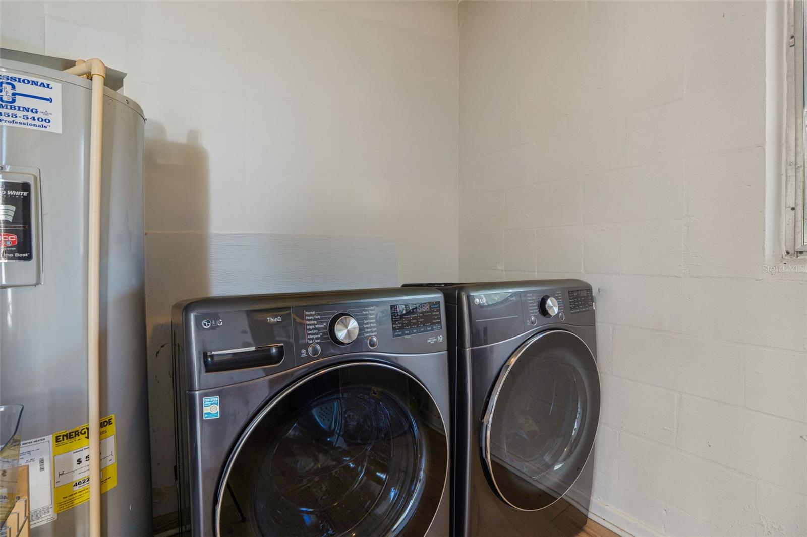 2482 WISTERIA ST — photo 38