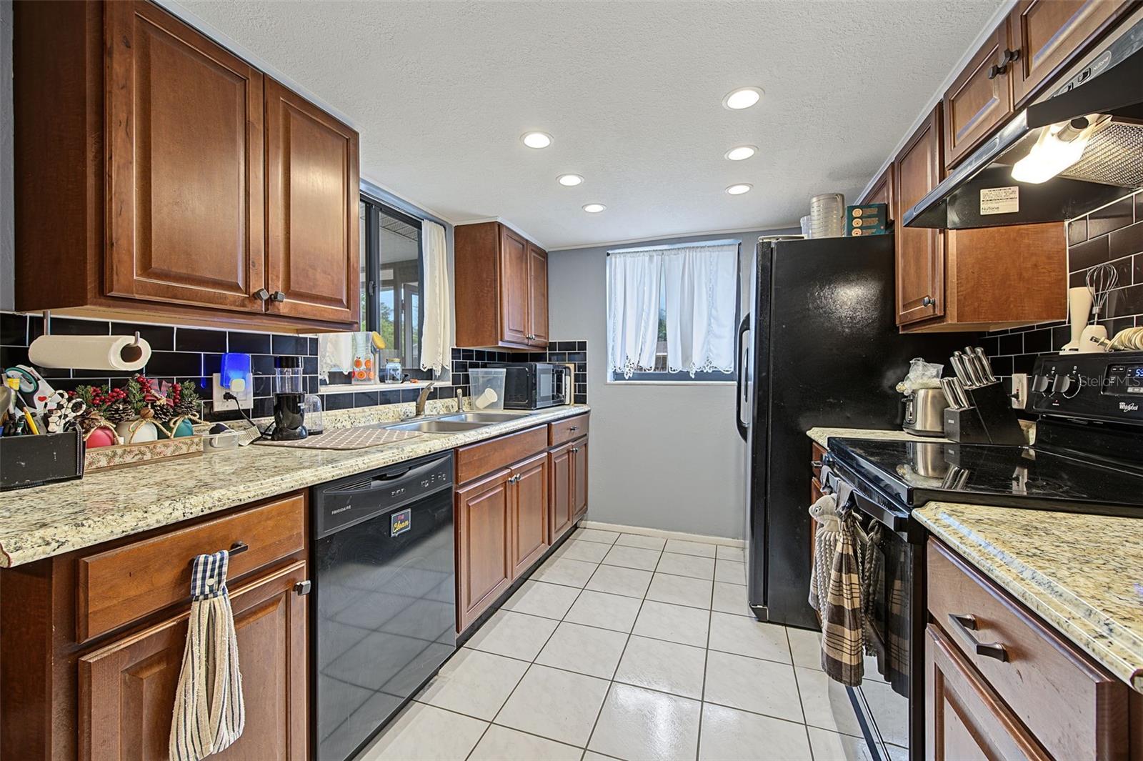 7234 ASHWOOD DR — photo 10
