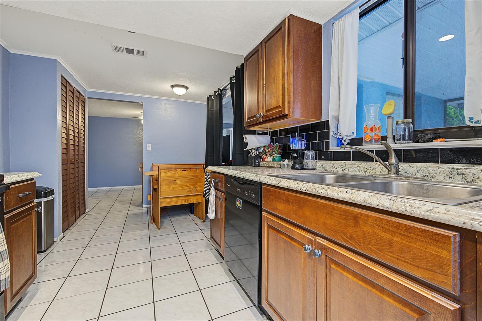 7234 ASHWOOD DR — photo 11