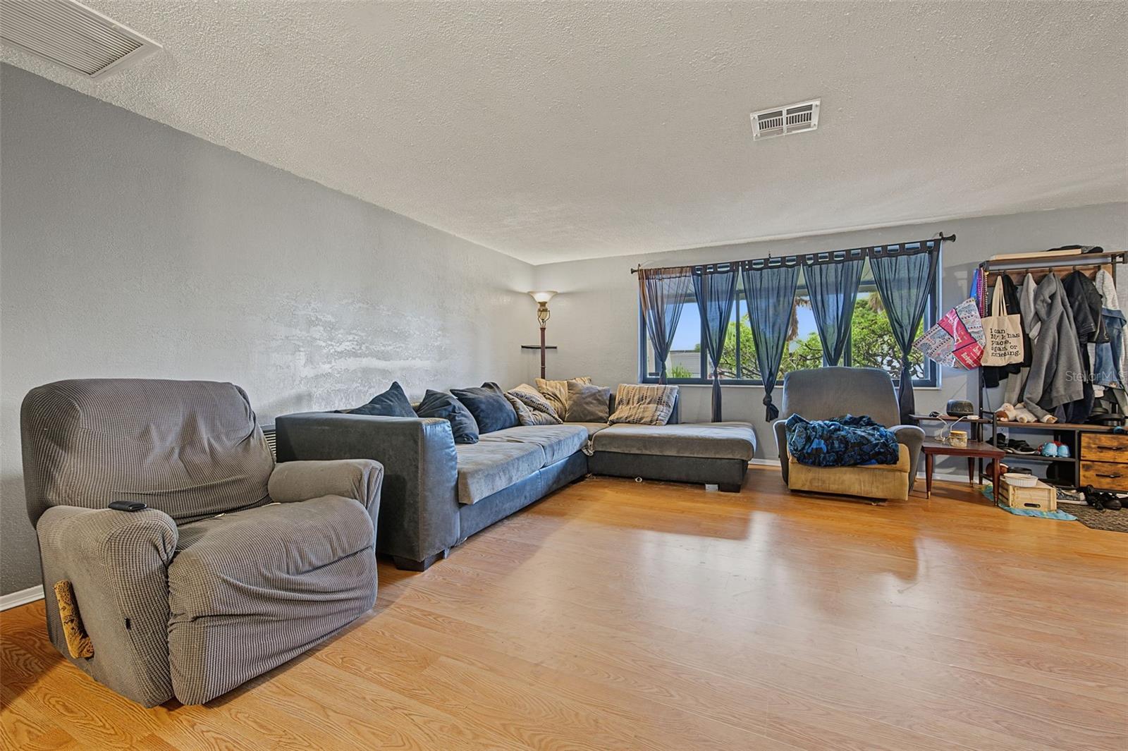 7234 ASHWOOD DR — photo 5