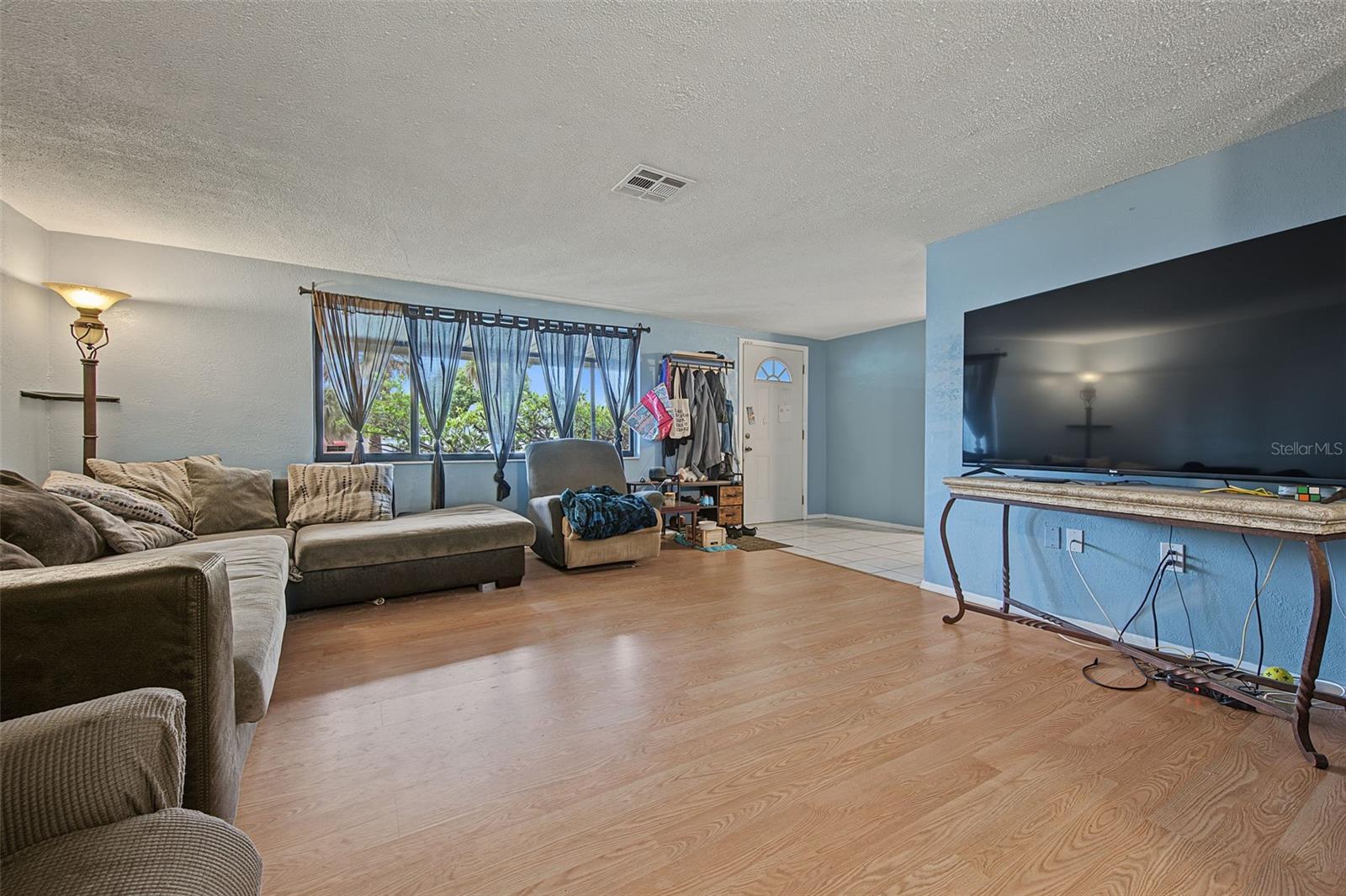 7234 ASHWOOD DR — photo 4