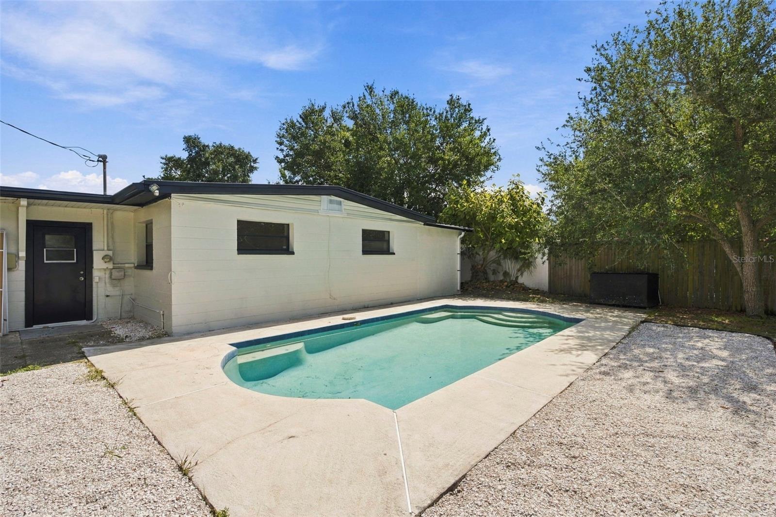 8862 ROBIN RD — photo 40