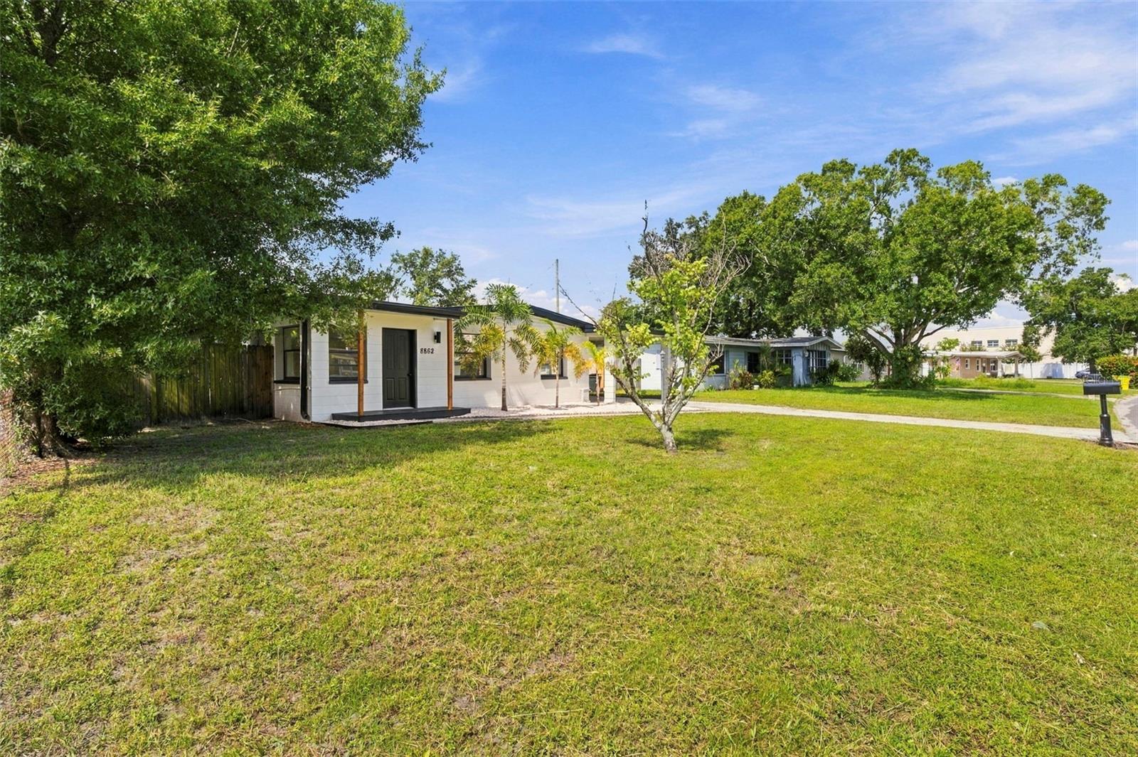 8862 ROBIN RD — photo 2