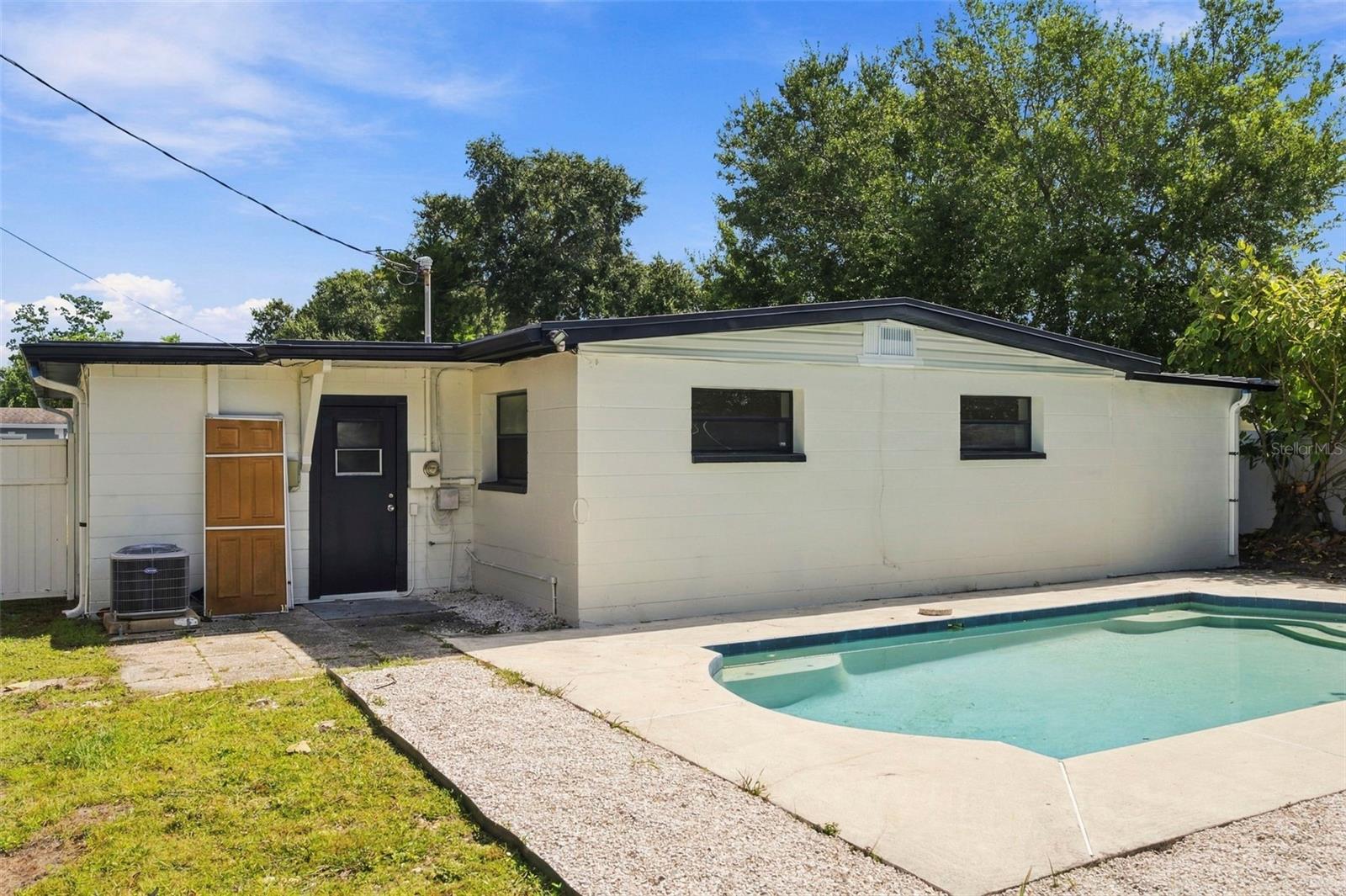 8862 ROBIN RD — photo 46