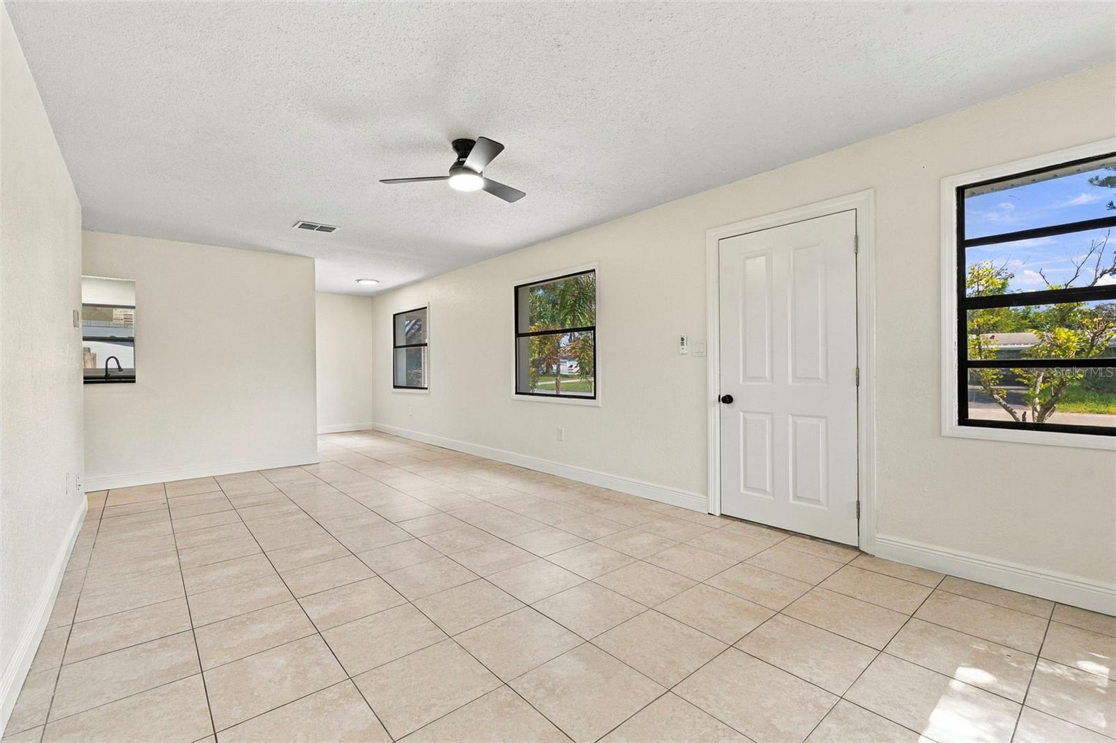8862 ROBIN RD — photo 11
