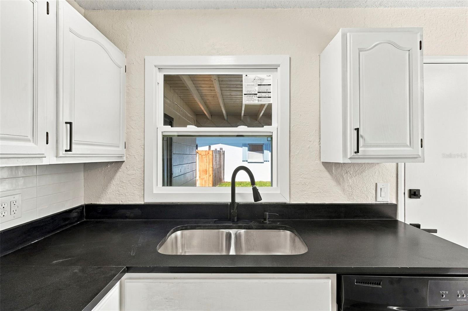 8862 ROBIN RD — photo 17