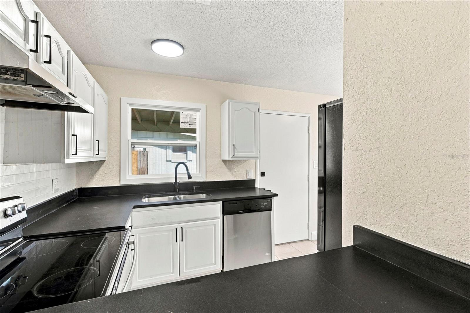 8862 ROBIN RD — photo 21