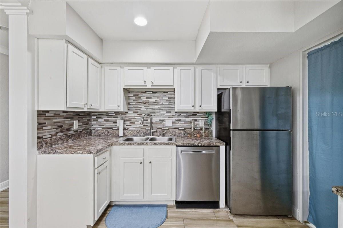 1801 ORCHID CT — photo 19