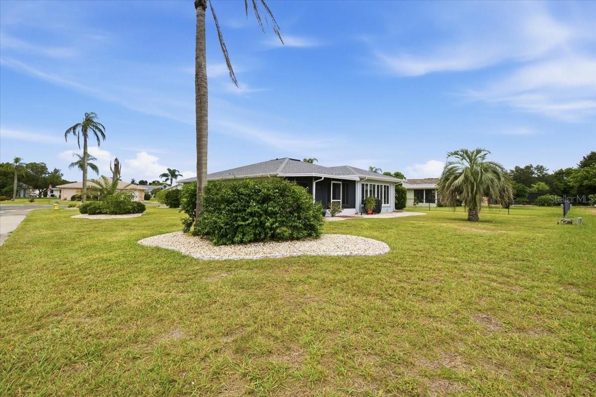 1801 ORCHID CT — photo 30