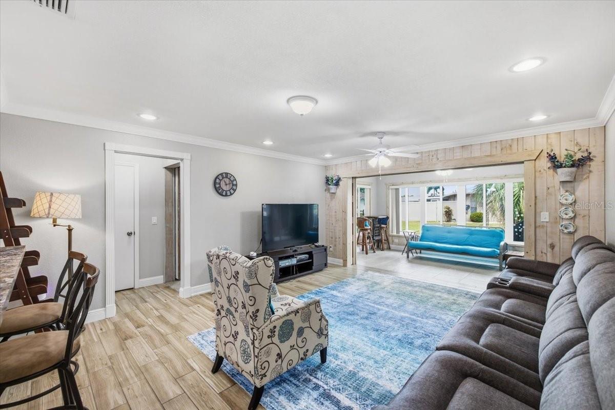 1801 ORCHID CT — photo 20