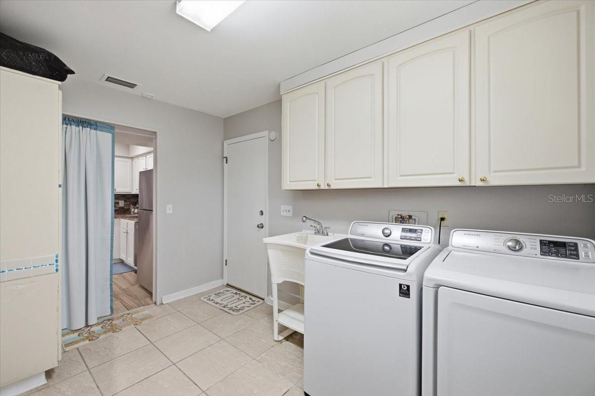 1801 ORCHID CT — photo 29