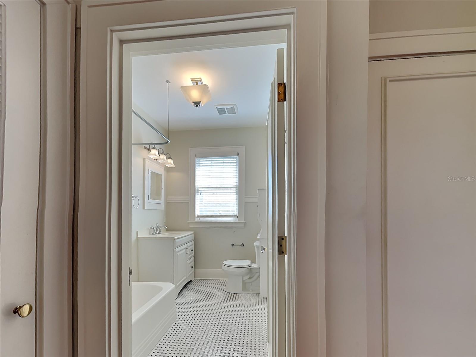 1806 W MORRISON AVE #3 — photo 18